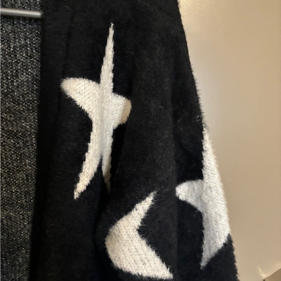 Fluffy black and white star cardigan - Picture 3 of 4
